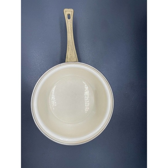 LINCOWARE ENAMEL SAUCEPAN 5 INCH WITH LID BRASS HANDLE VINTAGE 5" Saucepan - Picture 10 of 14